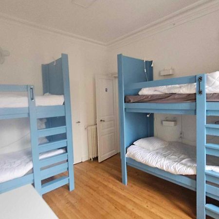 Bed In 6-Bed Mixed Dormitory Le Jardin Cafe Bordéus Exterior foto
