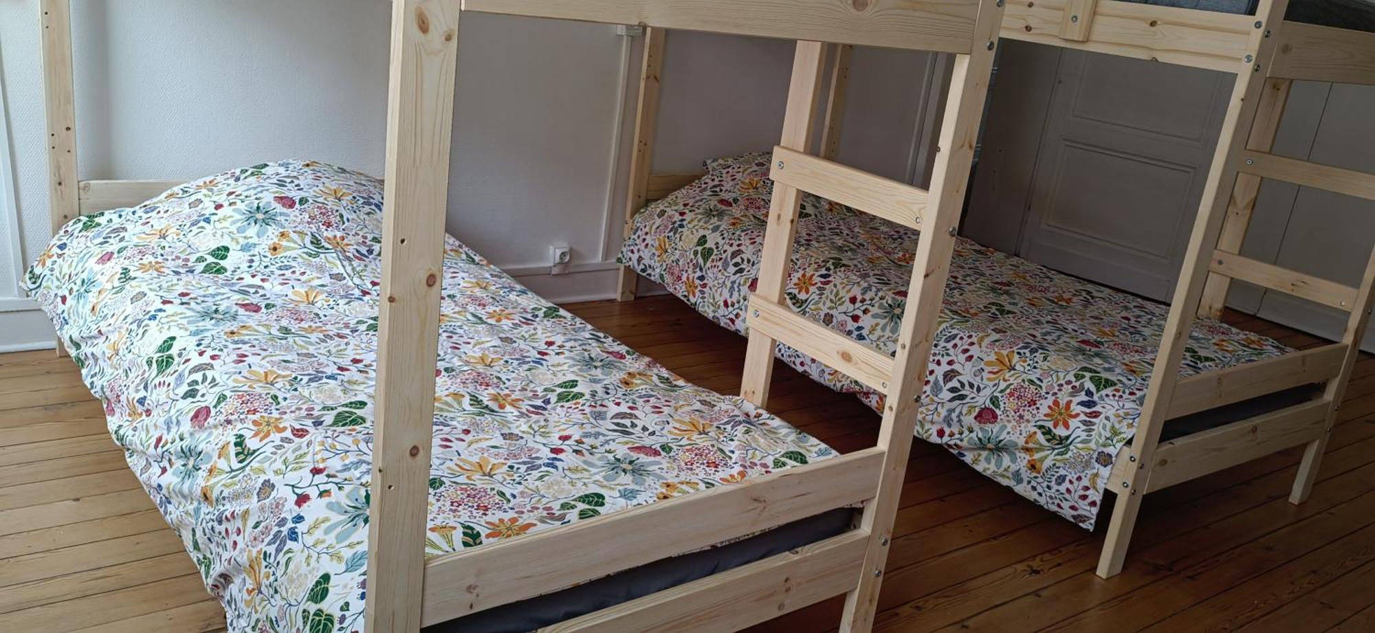 Bed In 6-Bed Mixed Dormitory Le Jardin Cafe Bordéus Exterior foto