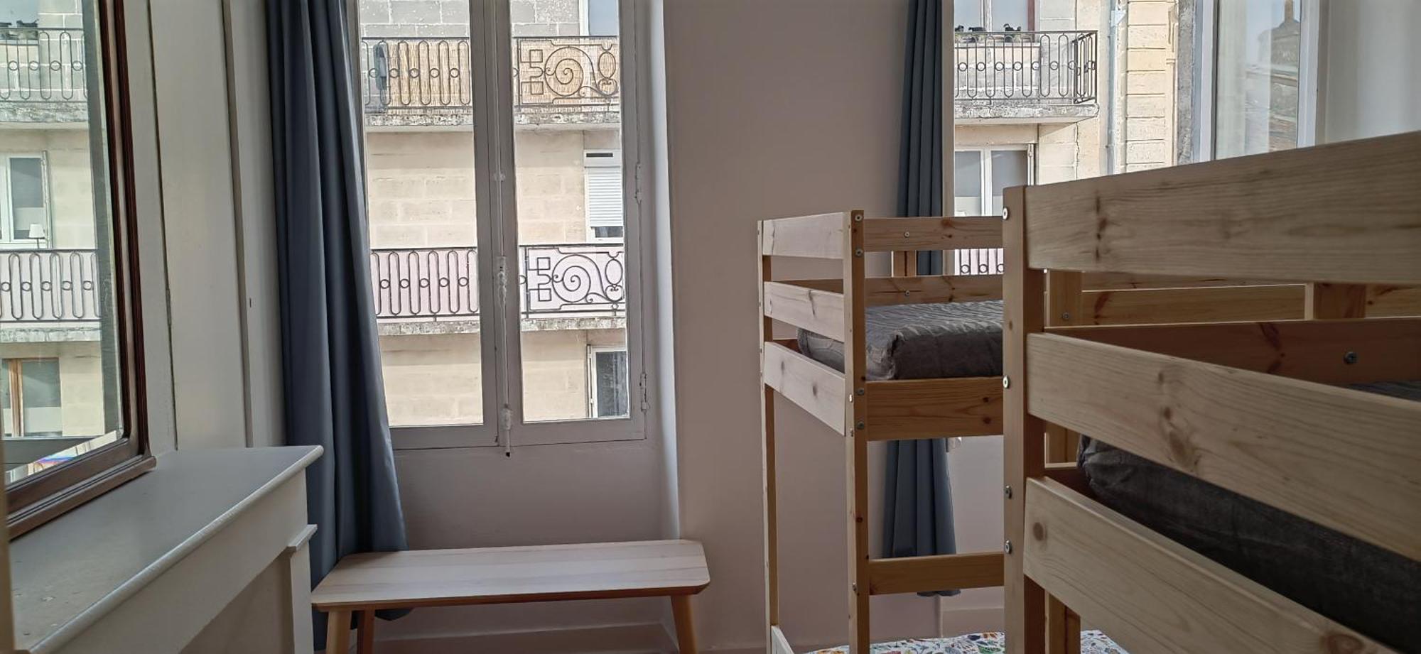 Bed In 6-Bed Mixed Dormitory Le Jardin Cafe Bordéus Exterior foto